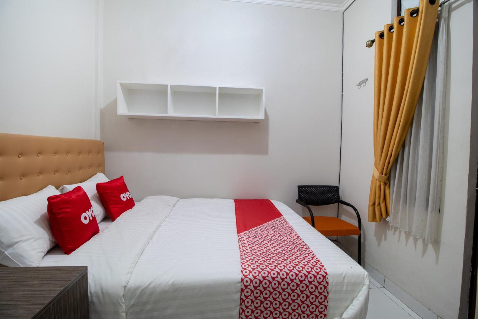 Oyo 3253 Sofia Residence Telukjambe Экстерьер фото